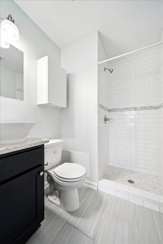 600 W 32nd Street 3, Minneapolis, MN 55408