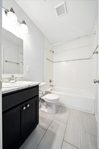 600 W 32nd Street 3, Minneapolis, MN 55408