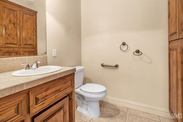 17321 Falling Creek, Bakersfield, CA 93314