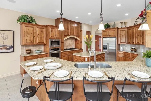 17321 Falling Creek, Bakersfield, CA 93314