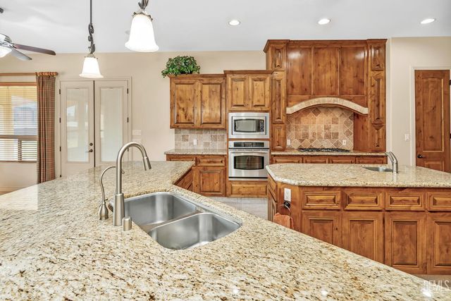 17321 Falling Creek, Bakersfield, CA 93314