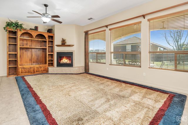 17321 Falling Creek, Bakersfield, CA 93314