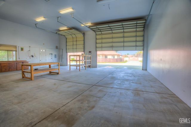 17321 Falling Creek, Bakersfield, CA 93314