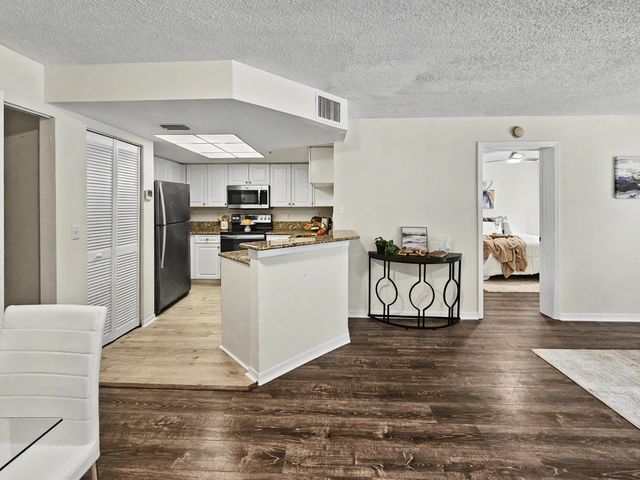 500 Crestwood Court N 504, Royal Palm Beach, FL 33411