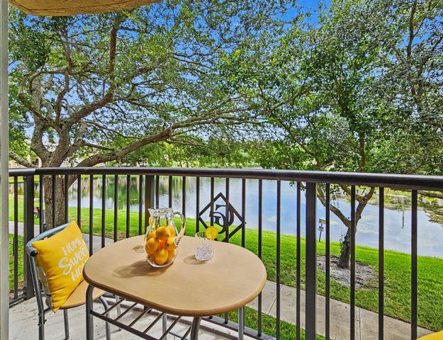 500 Crestwood Court N 504, Royal Palm Beach, FL 33411