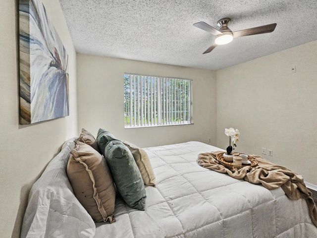 500 Crestwood Court N 504, Royal Palm Beach, FL 33411