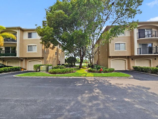 500 Crestwood Court N 504, Royal Palm Beach, FL 33411