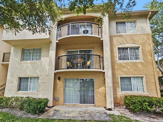 500 Crestwood Court N 504, Royal Palm Beach, FL 33411