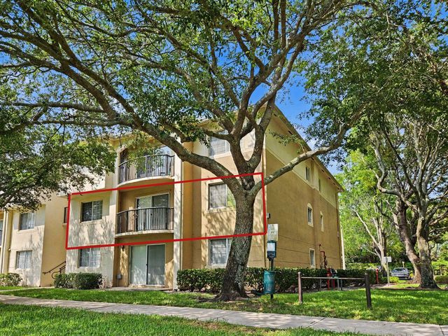 500 Crestwood Court N 504, Royal Palm Beach, FL 33411