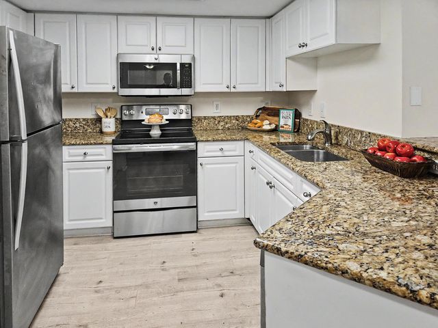 500 Crestwood Court N 504, Royal Palm Beach, FL 33411