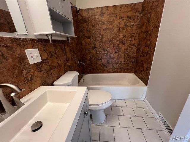 1149 Watts Avenue, St Louis, MO 63130