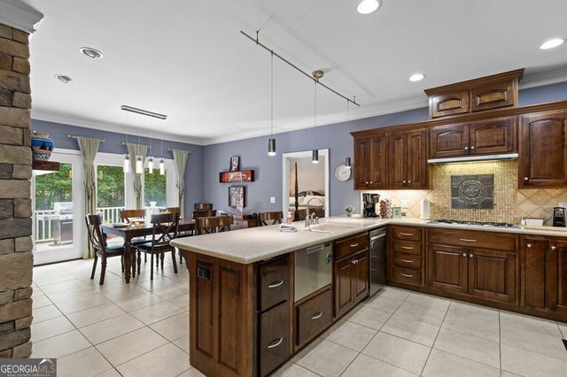 45 Hemlock Court, Talking Rock, GA 30175