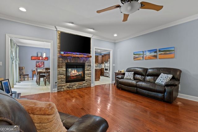 45 Hemlock Court, Talking Rock, GA 30175