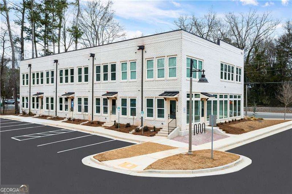 9040 Main Street 116, Woodstock, GA 30188