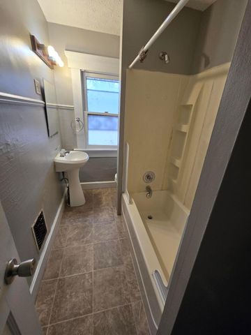 2082 N 4th Street, Columbus, OH 43201