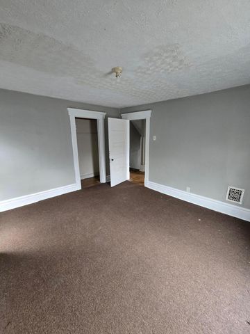 2082 N 4th Street, Columbus, OH 43201