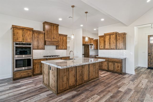 3077 S 4322 Road, Pryor, OK 74361