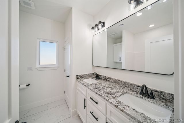 3077 S 4322 Road, Pryor, OK 74361