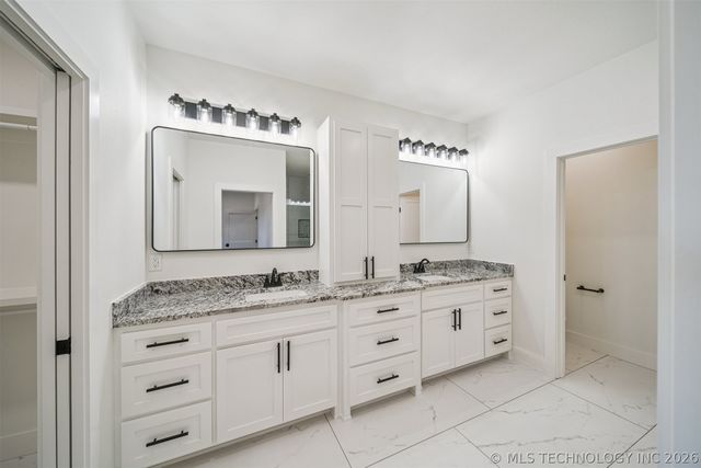 3077 S 4322 Road, Pryor, OK 74361