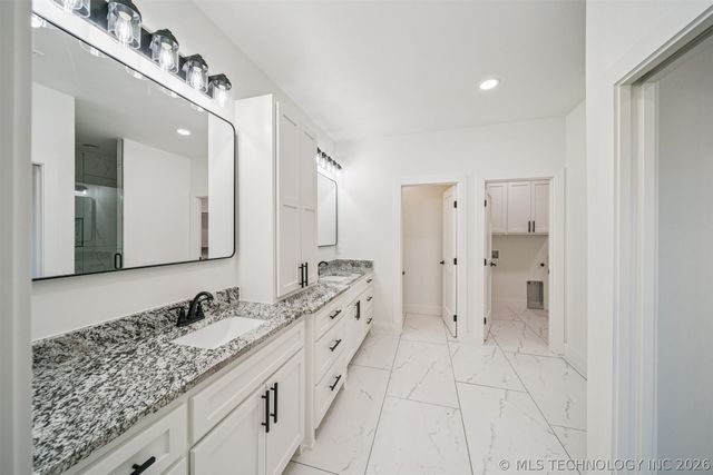 3077 S 4322 Road, Pryor, OK 74361