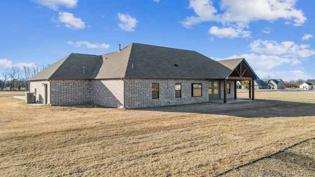 3077 S 4322 Road, Pryor, OK 74361