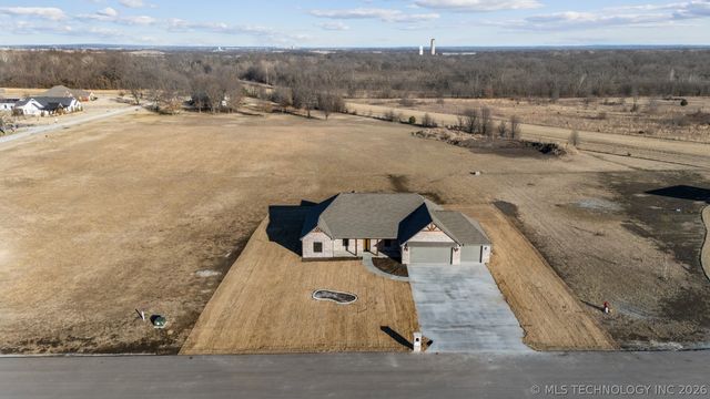 3077 S 4322 Road, Pryor, OK 74361