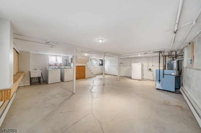 710 Bailey Ave, Elizabeth City, NJ 07208
