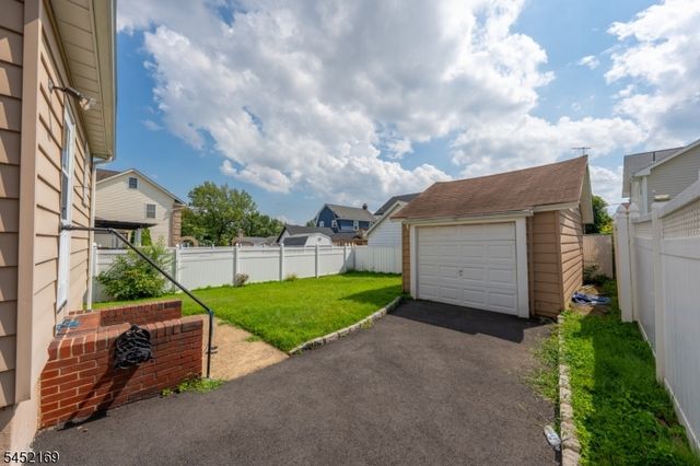 710 Bailey Ave, Elizabeth City, NJ 07208