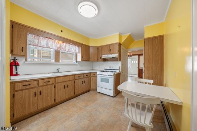 710 Bailey Ave, Elizabeth City, NJ 07208