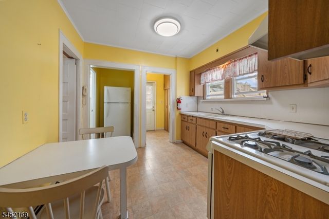 710 Bailey Ave, Elizabeth City, NJ 07208
