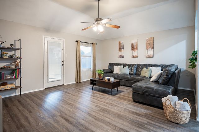 409 Dempster Court, Oak Point, TX 75068