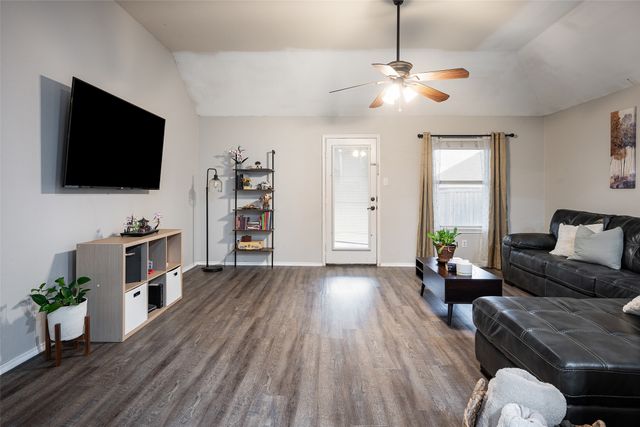 409 Dempster Court, Oak Point, TX 75068