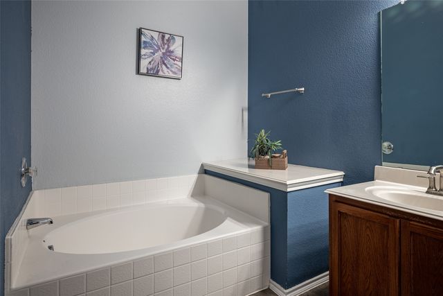 409 Dempster Court, Oak Point, TX 75068