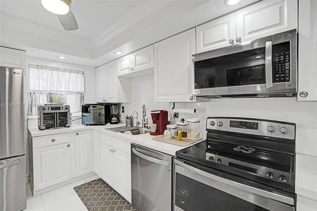 1400 Saint Charles Pl 204, Pembroke Pines, FL 33026