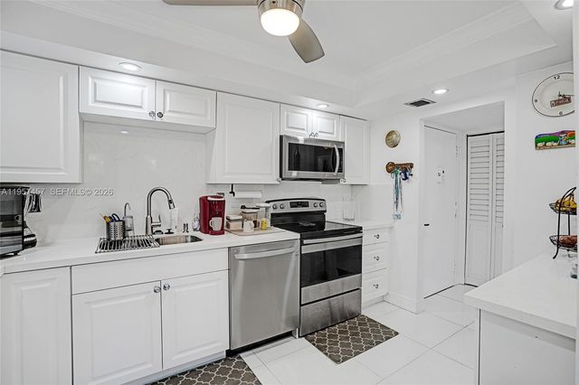 1400 Saint Charles Pl 204, Pembroke Pines, FL 33026