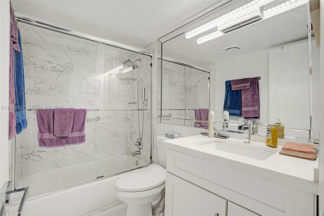 1400 Saint Charles Pl 204, Pembroke Pines, FL 33026