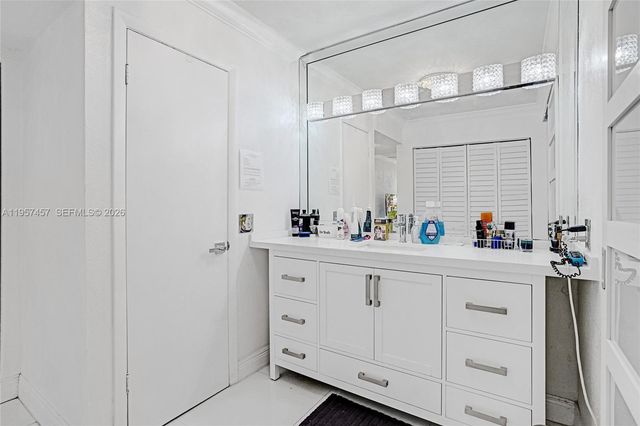 1400 Saint Charles Pl 204, Pembroke Pines, FL 33026