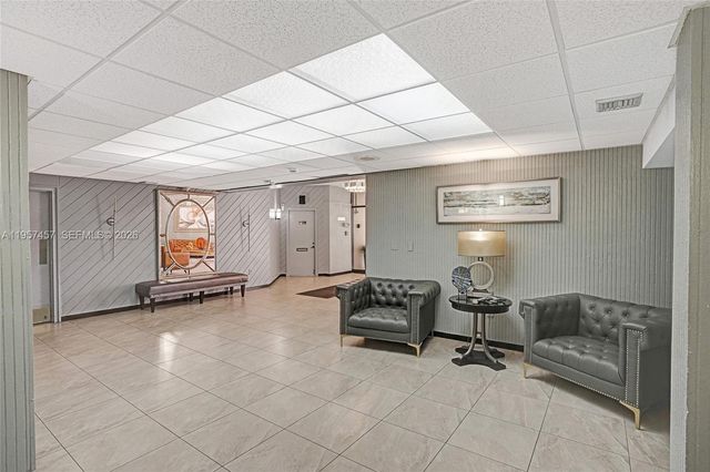 1400 Saint Charles Pl 204, Pembroke Pines, FL 33026