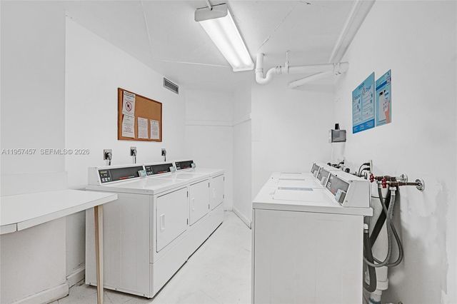 1400 Saint Charles Pl 204, Pembroke Pines, FL 33026