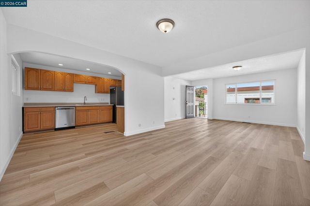1920 E 3rd St, Benicia, CA 94510