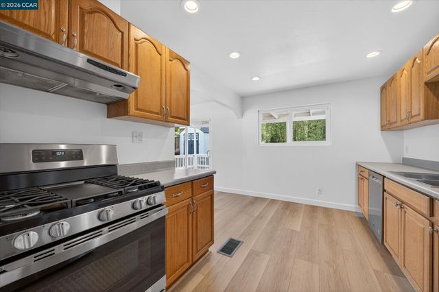 1920 E 3rd St, Benicia, CA 94510
