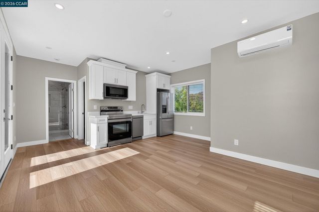 1920 E 3rd St, Benicia, CA 94510