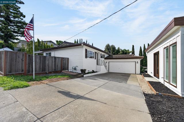 1920 E 3rd St, Benicia, CA 94510