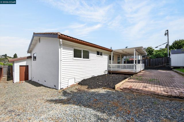1920 E 3rd St, Benicia, CA 94510