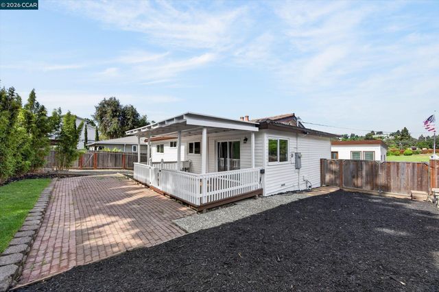 1920 E 3rd St, Benicia, CA 94510