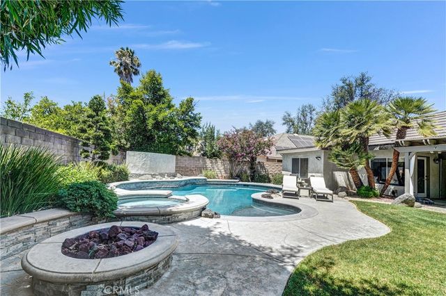 8329 Capistrano, West Hills, CA 91304