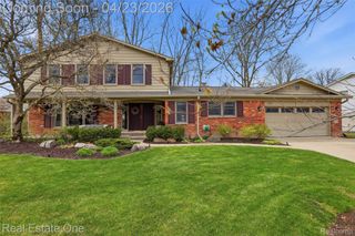 25365 Leestock, Farmington Hills, MI 48336