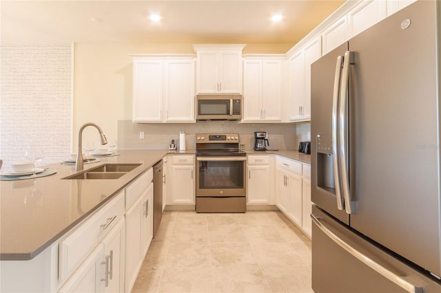 875 OCEAN COURSE AVENUE 875, Davenport, FL 33896