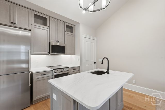 114 W Liberty Street, Savannah, GA 31401