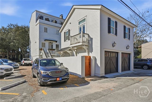 114 W Liberty Street, Savannah, GA 31401